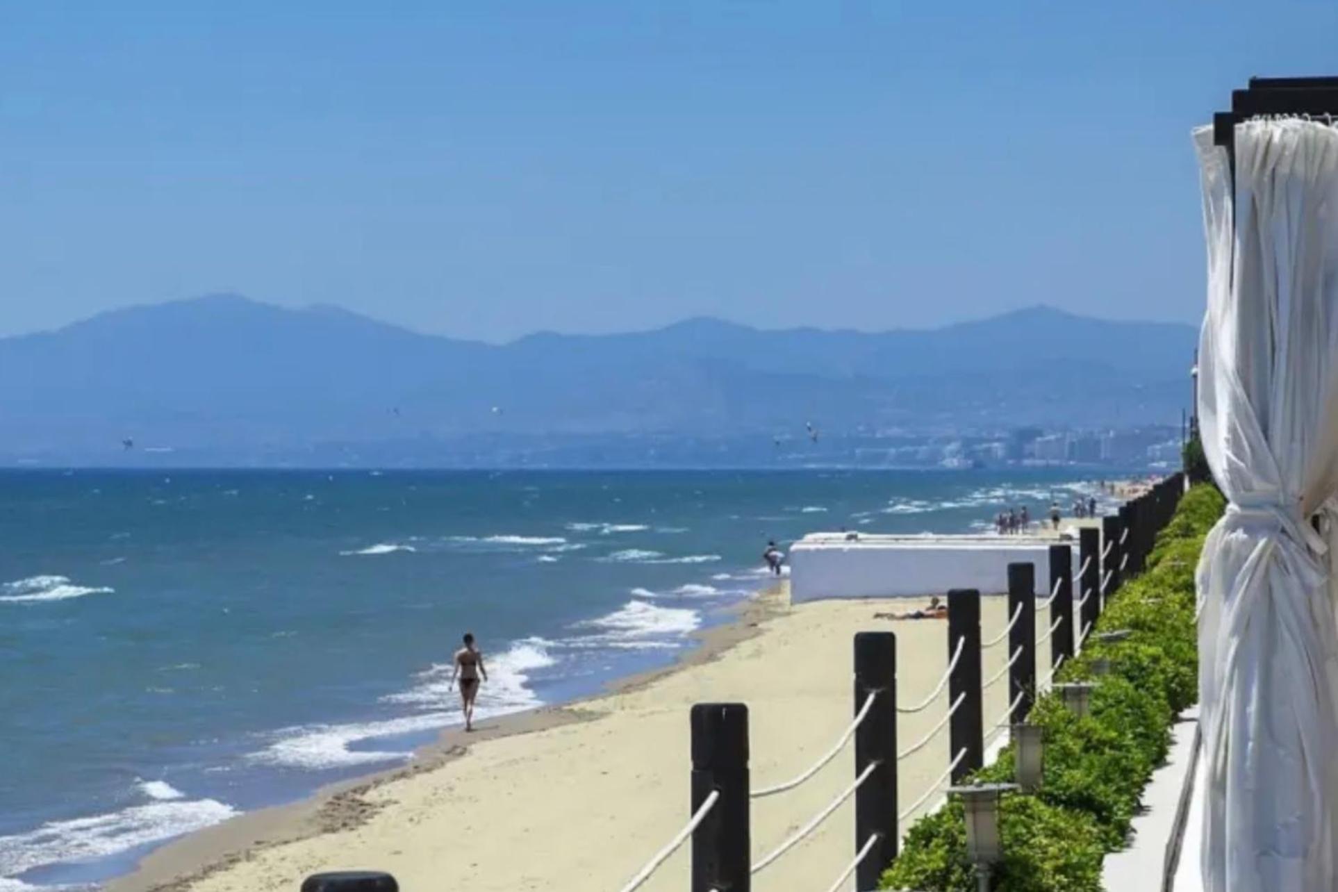 Beachfront - Beachside With Stunning Sea Views Leilighet Marbella